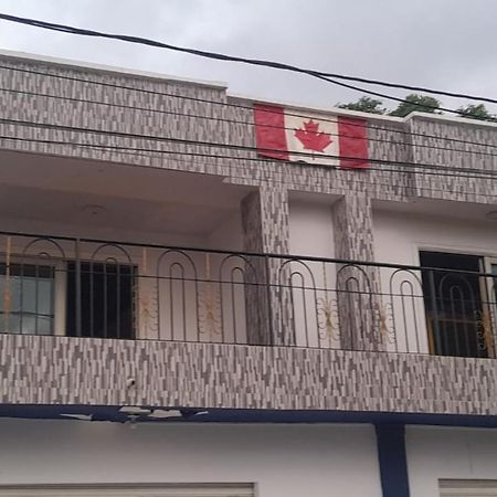 Canadian House Tolú Buitenkant foto