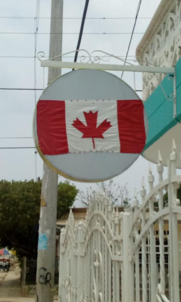 Canadian House Tolú Buitenkant foto